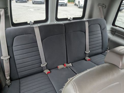Used 2011 Chevrolet Express 2500 LS RWD image 25