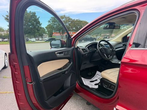 Used 2019 Ford Edge SEL w/ Equipment Group 201A FWD image 10