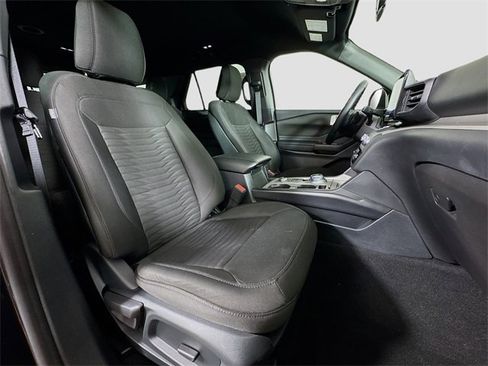 Used 2020 Ford Explorer XLT w/ Comfort Package image 29