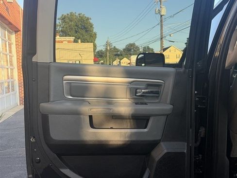 Used 2015 RAM 3500 Big Horn AWD/4WD image 3