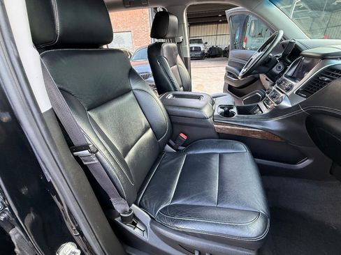 Used 2016 Chevrolet Suburban LS RWD image 17
