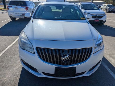 Used 2017 Buick Regal Sport Touring image 14