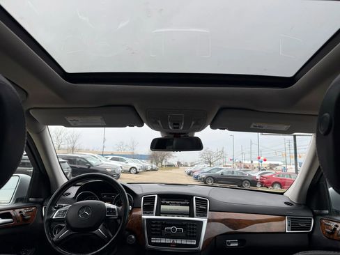 Used 2014 Mercedes-Benz GL 550 4MATIC image 27