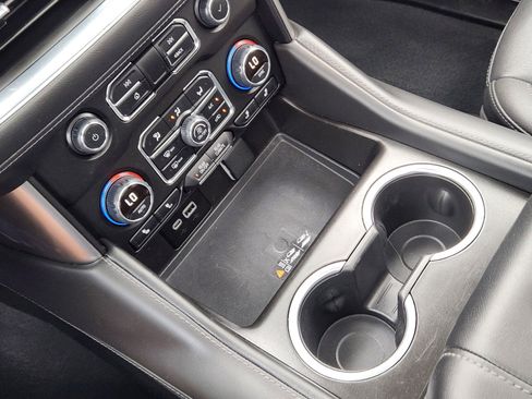 Used 2024 Chevrolet Tahoe Z71 w/ Luxury Package image 17