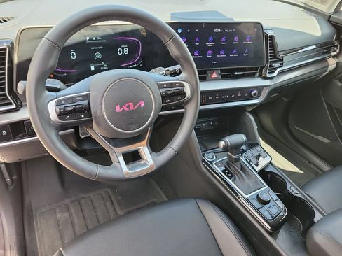Used 2025 Kia Sportage EX FWD image 13