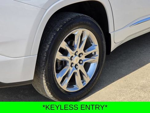 Used 2018 Chevrolet Traverse High Country AWD/4WD image 13