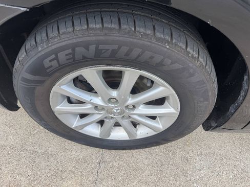 Used 2011 Toyota Camry XLE w/ SE/XLE Extra-Value Pkg FWD image 24