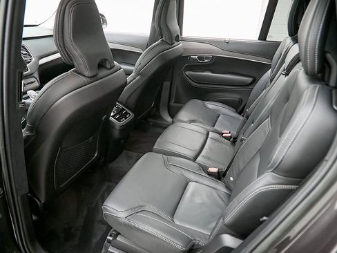 Certified 2023 Volvo XC90 B6 Ultimate w/ Lounge Package image 19