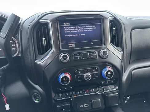 Used 2020 GMC Sierra 2500 AT4 w/ AT4 Premium Package image 28