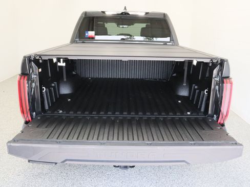 Used 2025 Toyota Tundra Limited AWD/4WD image 36