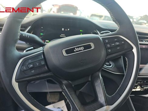 Used 2022 Jeep Grand Cherokee Limited 4xe w/ Luxury Tech Group II image 13