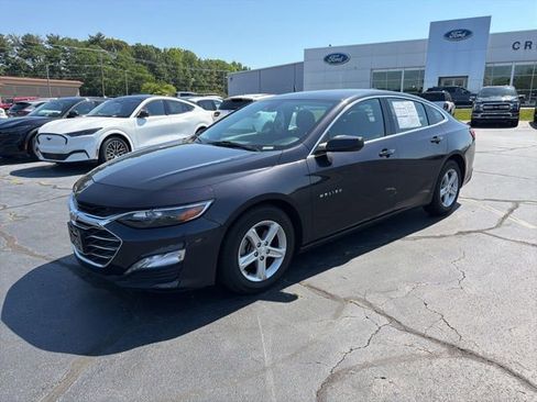 Used 2023 Chevrolet Malibu LT FWD image 3