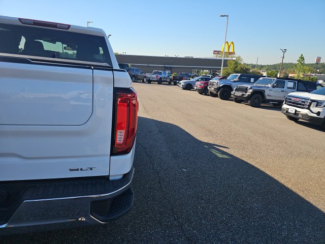 Used 2022 GMC Sierra 1500 SLT w/ SLT Convenience Package RWD image 8