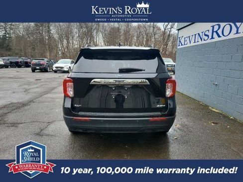Used 2022 Ford Explorer XLT AWD/4WD image 5
