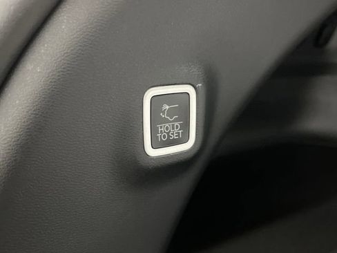 Used 2024 Jeep Wagoneer Launch Edition image 17