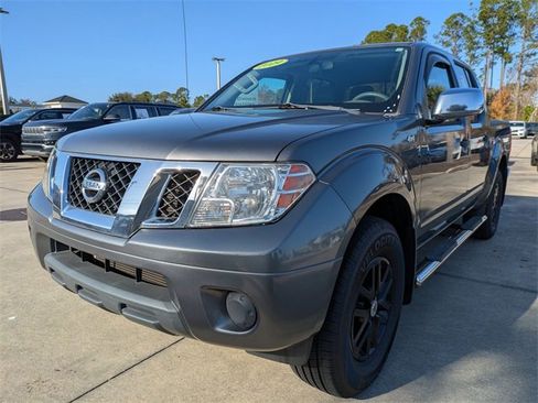 Used 2019 Nissan Frontier SV image 8