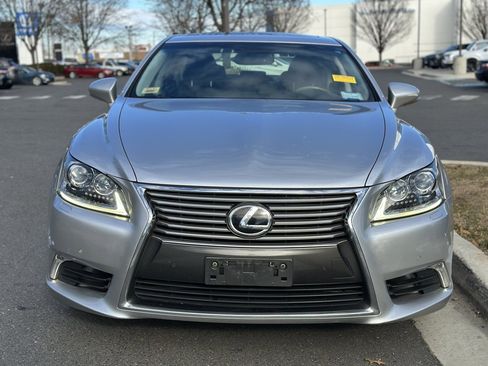 Used 2015 Lexus LS 460 AWD image 2
