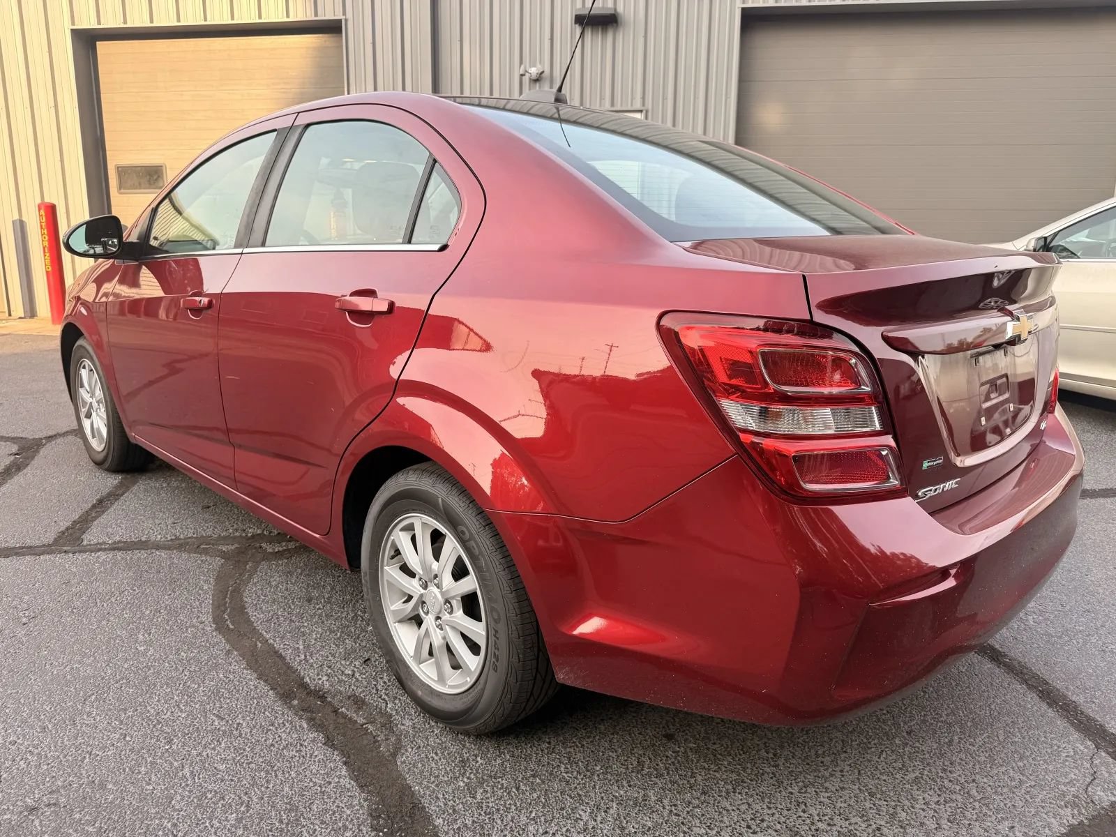 Used 2017 Chevrolet Sonic LT FWD image 2