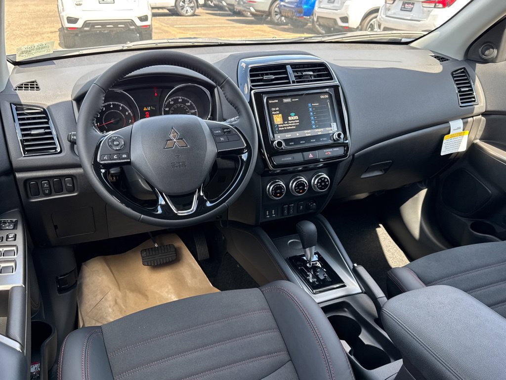 New 2027 Mitsubishi Outlander Sport SE FWD image 7