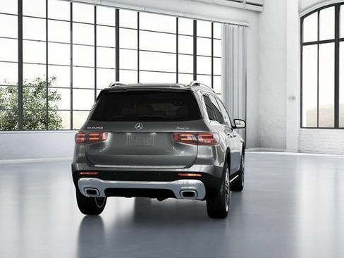 Used 2026 Mercedes-Benz GLB 250 4MATIC image 24
