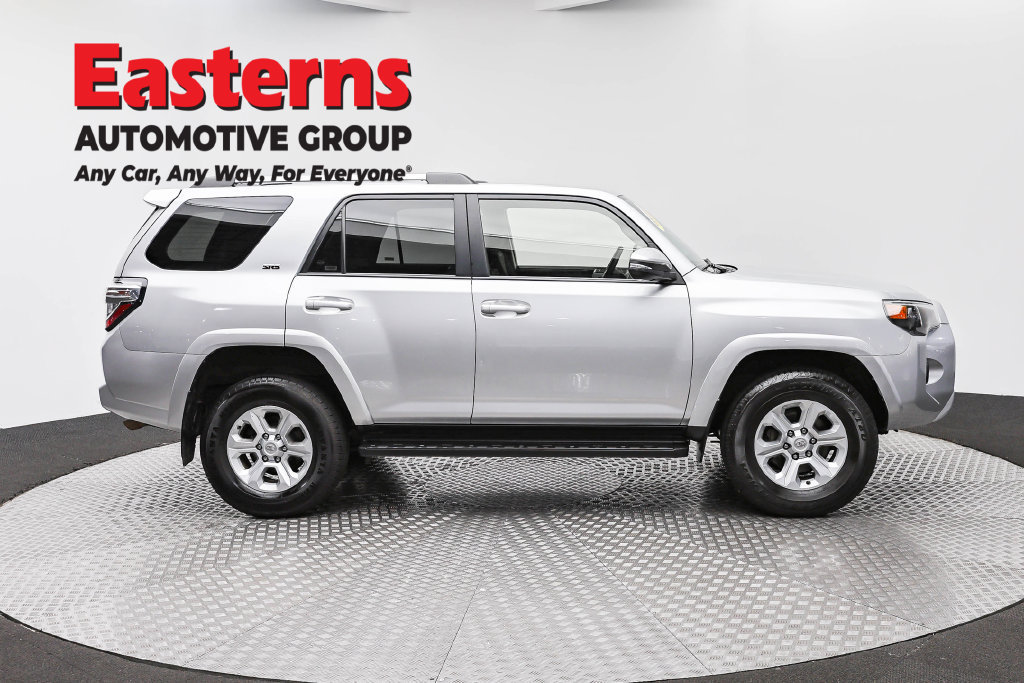 Used 2024 Toyota 4Runner SR5 AWD/4WD image 5