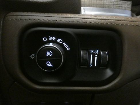 Used 2021 RAM 1500 Limited AWD/4WD image 24