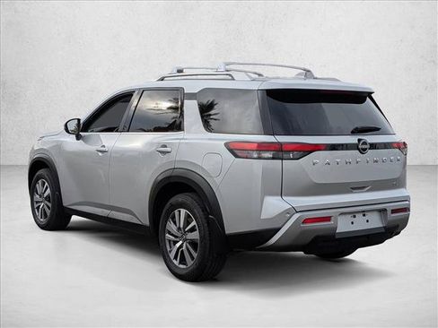 Used 2022 Nissan Pathfinder SL FWD image 9