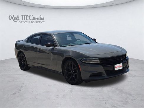 Used 2019 Dodge Charger SXT w/ Blacktop Package RWD image 10