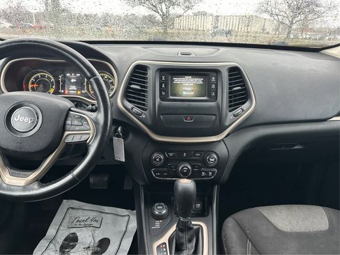 Used 2014 Jeep Cherokee Latitude image 20
