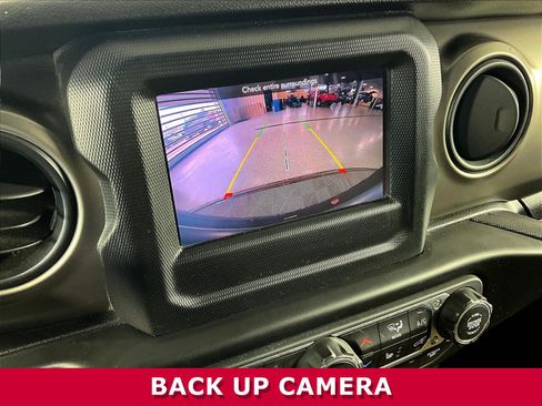Used 2021 Jeep Wrangler Sport AWD/4WD image 13