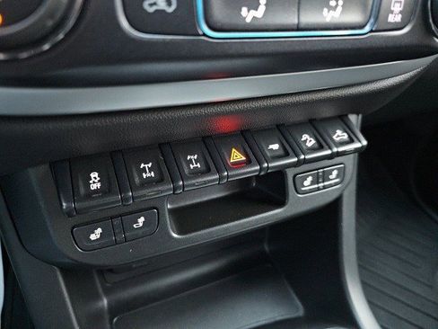 Used 2020 Chevrolet Colorado ZR2 image 26