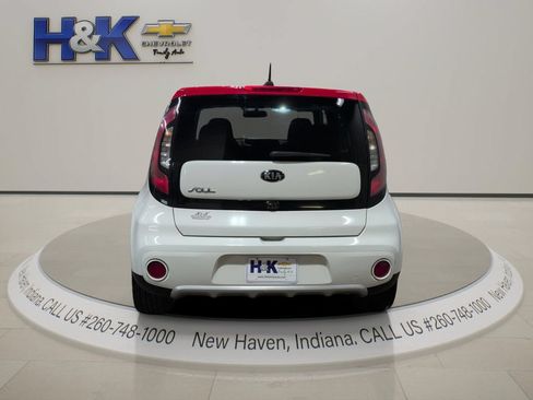 Used 2017 Kia Soul + w/ Designer's Package FWD image 5
