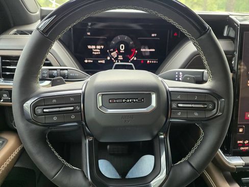 New 2026 GMC Yukon Denali Ultimate w/ LPO, Floor Liner Package AWD/4WD image 41
