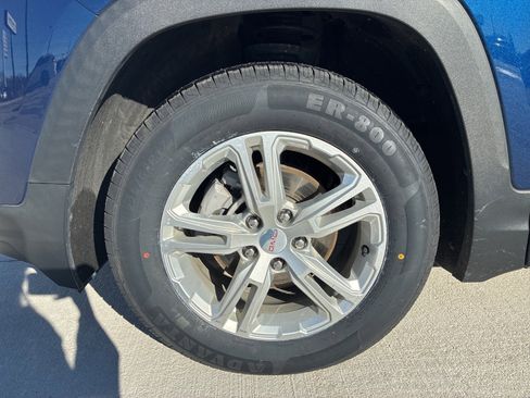 Used 2023 GMC Terrain SLE w/ Driver Convenience Package image 12