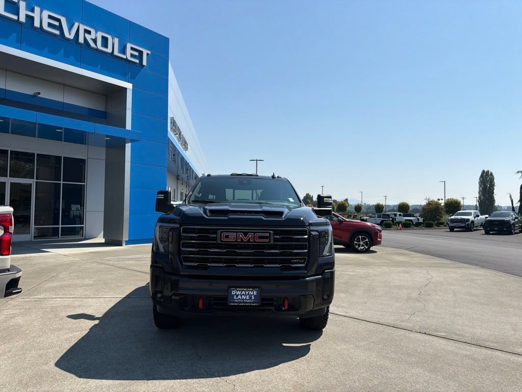 Used 2025 GMC Sierra 3500 AT4 w/ AT4 Premium Plus Package AWD/4WD image 9