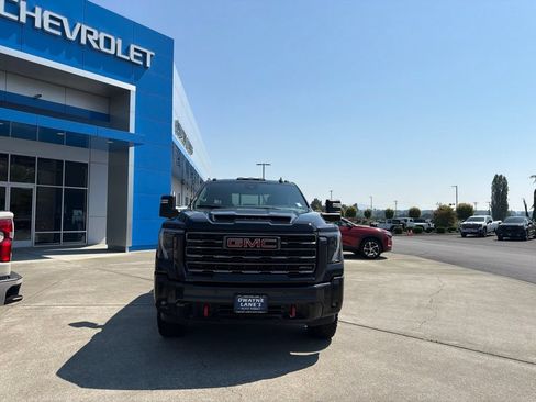 Used 2025 GMC Sierra 3500 AT4 w/ AT4 Premium Plus Package AWD/4WD image 9