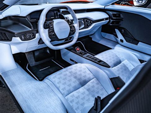 Used 2018 Ford GT RWD image 2