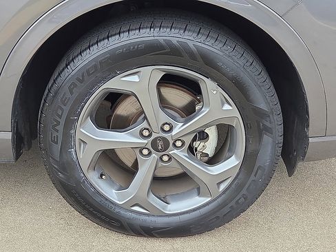 Used 2024 Ford Escape ST-Line image 7