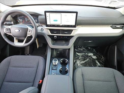New 2026 Ford Explorer Active RWD image 14