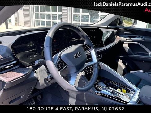 Used 2025 Audi Q5 Premium Plus w/ Premium Plus AWD/4WD image 11