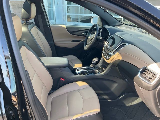 Used 2023 Chevrolet Equinox Premier AWD/4WD image 9