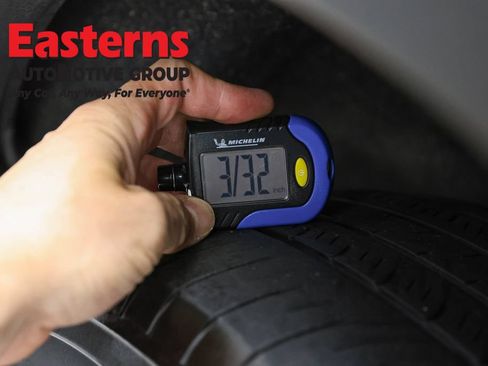 Used 2024 Nissan Pathfinder SV AWD/4WD image 28