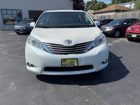 Used 2017 Toyota Sienna XLE w/ XLE Navigation Package AWD/4WD image 51