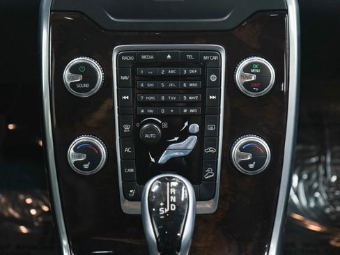 Used 2016 Volvo XC70 T5 Premier w/ Protection Package image 15