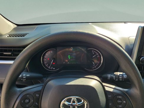 Certified 2024 Toyota RAV4 XLE FWD image 20