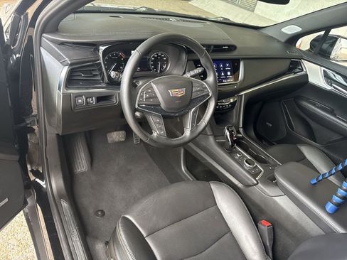 Certified 2025 Cadillac XT5 Premium Luxury image 10