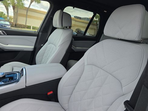 New 2026 BMW X5 M60i AWD/4WD image 19