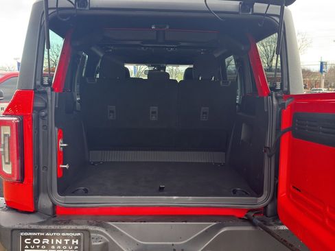 Used 2022 Ford Bronco Wildtrak image 9