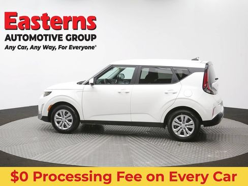 Used 2025 Kia Soul LX FWD image 61