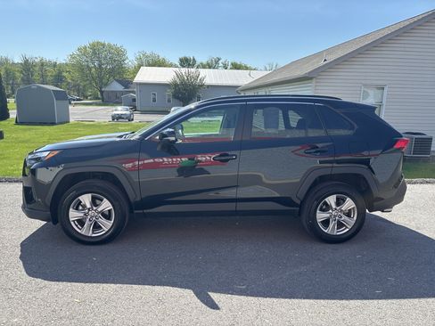 Used 2025 Toyota RAV4 XLE AWD/4WD image 7